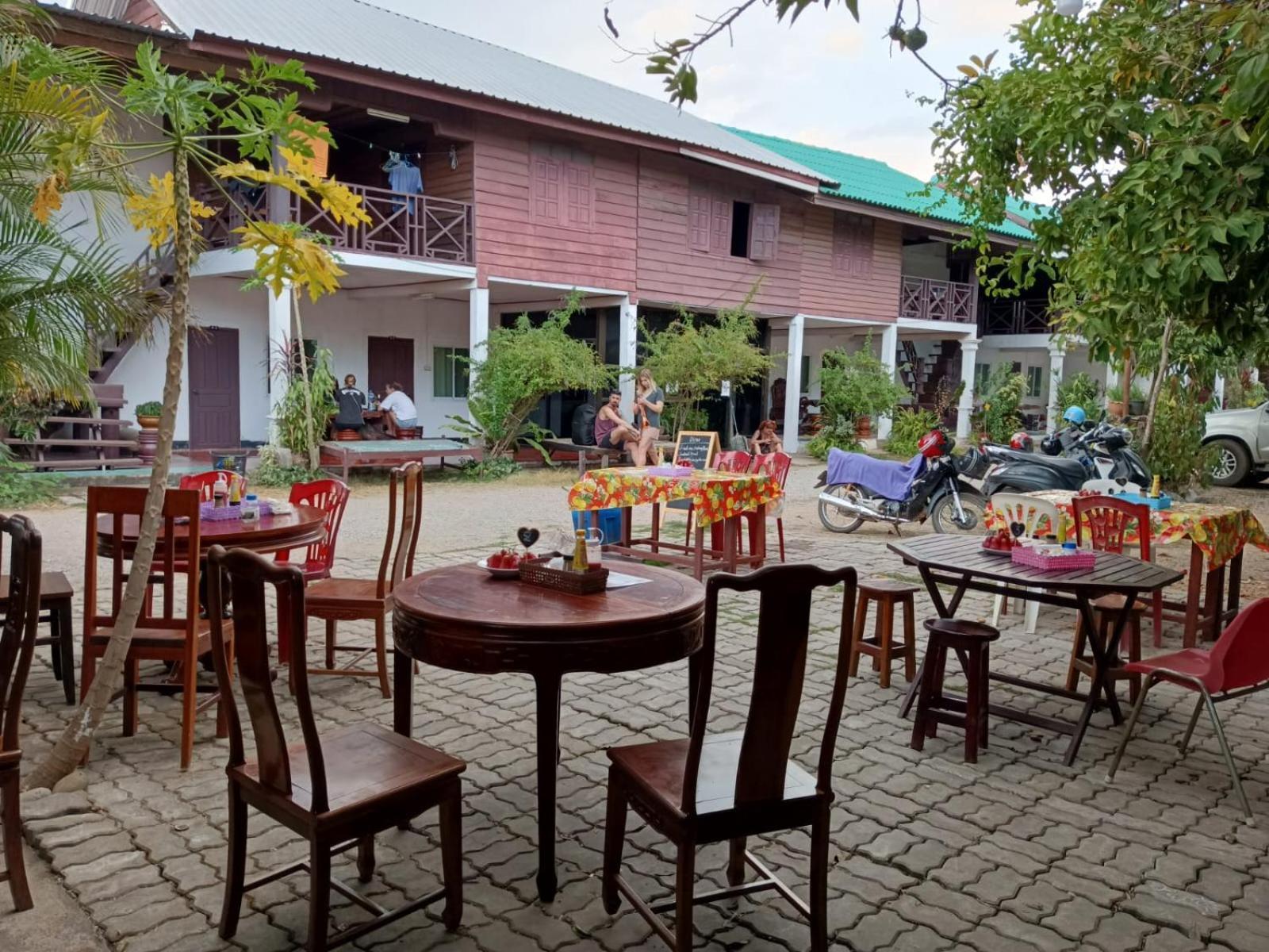 תאקהק Song Lao Guesthouse מראה חיצוני תמונה
